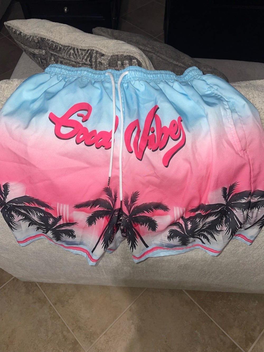 Good Vibes Ombre Palm Print Women's Beach Shorts - Pink/Blue